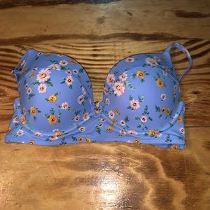 Shade and shore top. size 34D.